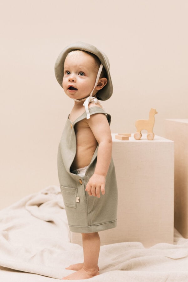 Baby jumpsuit and baby hat in pima cotton | UAUA Collections