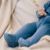 Baby wearing footie in pima cotton - azul - cuzco collection | UAUA Collections